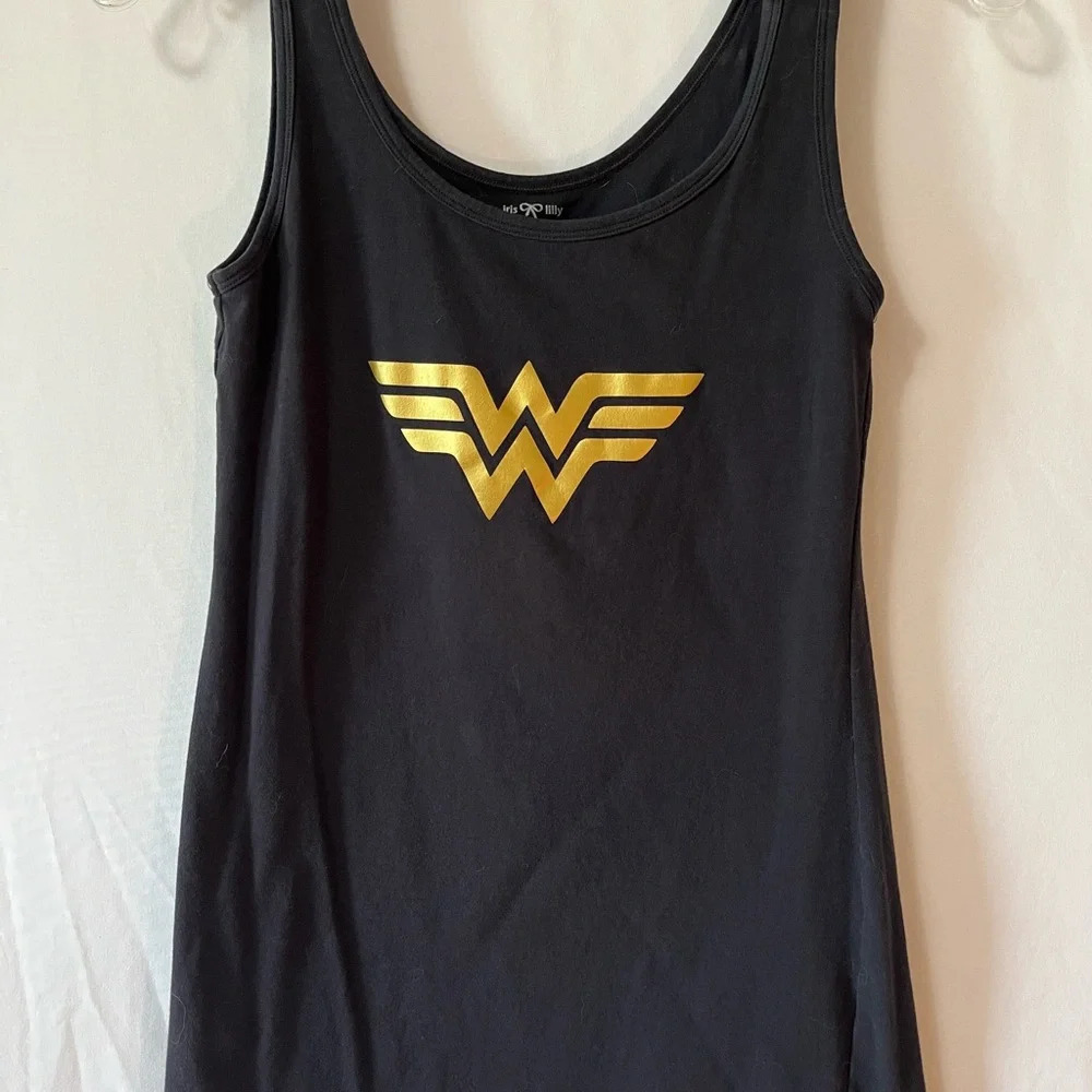 Iris and Lilly Wonder Woman Black and Gold Tank Top Size Large